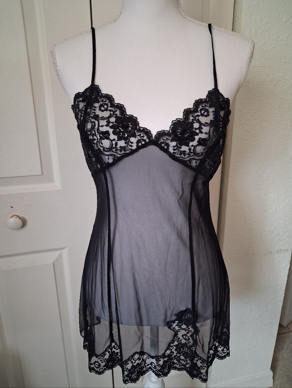 Victoria's Secret Vintage Y2K Black Sheer Mesh and  Lace Chemise. Size M.